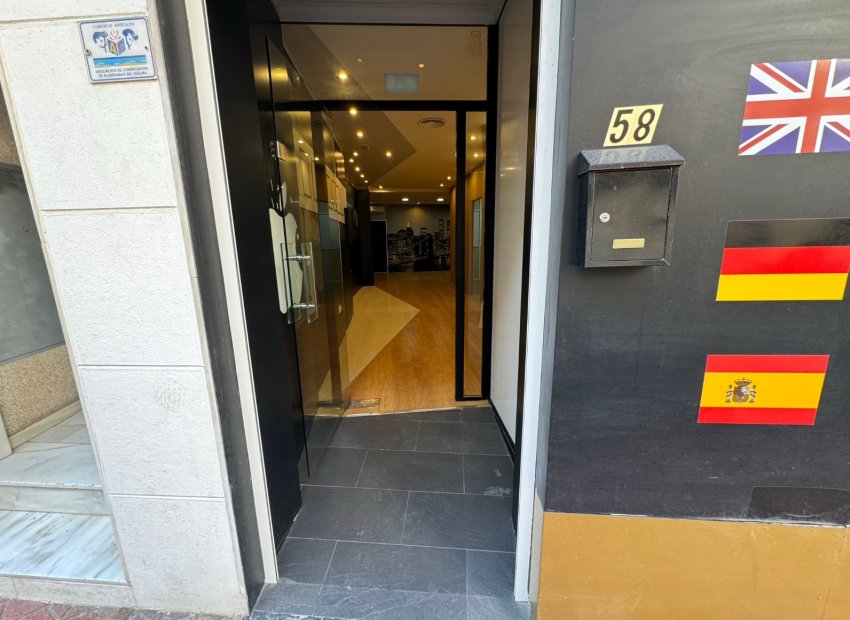 Bestaande bouw - Commercieel -
Guardamar del Segura