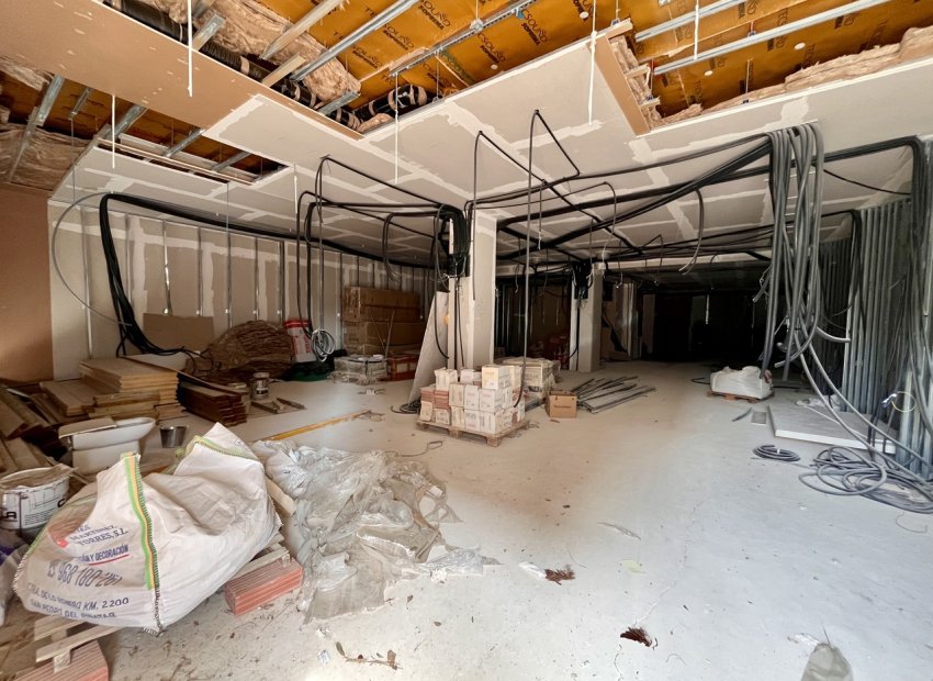 Bestaande bouw - Commercieel -
Orihuela Costa - La Zenia