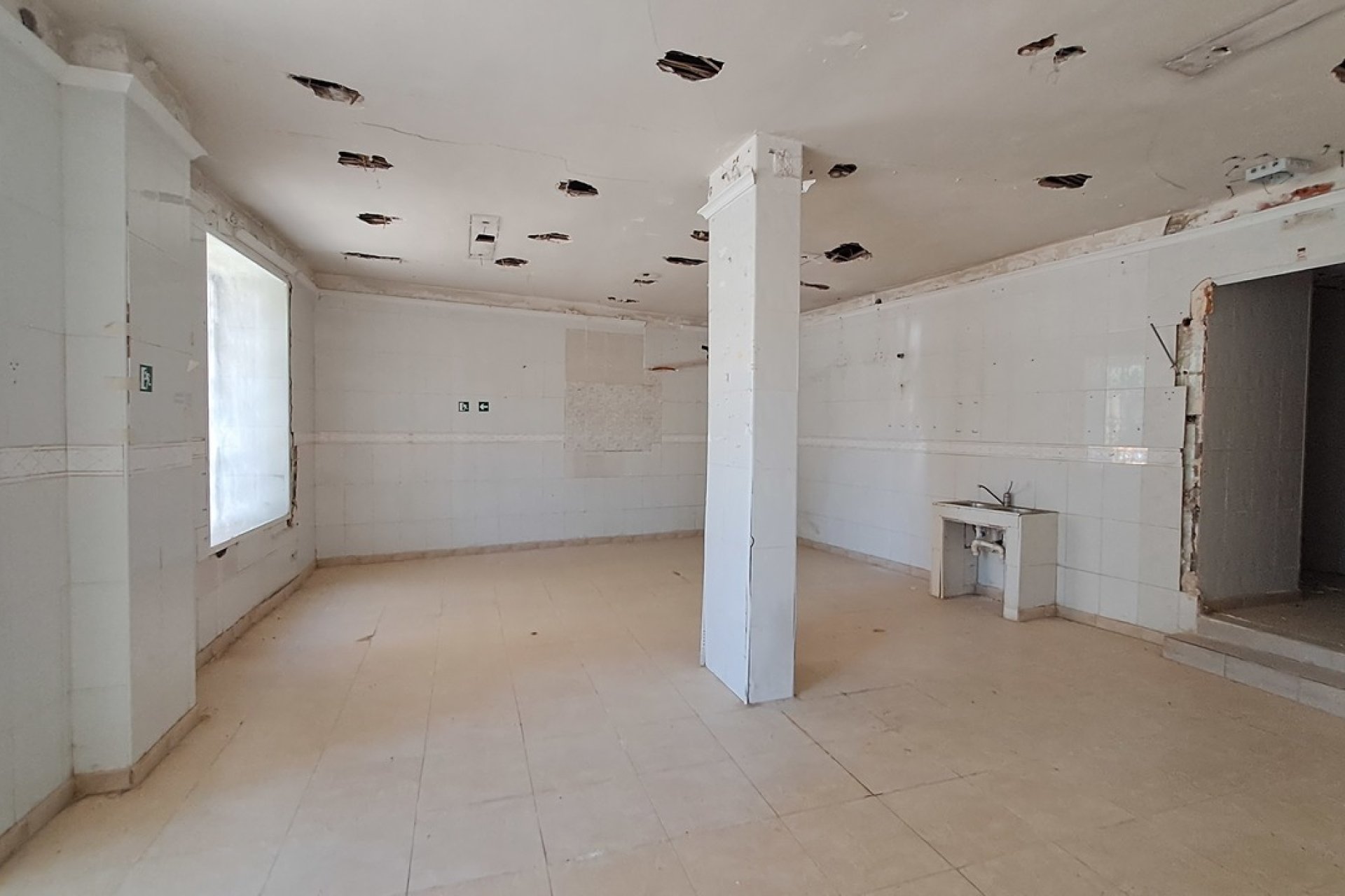 Bestaande bouw - Commercieel -
Orihuela