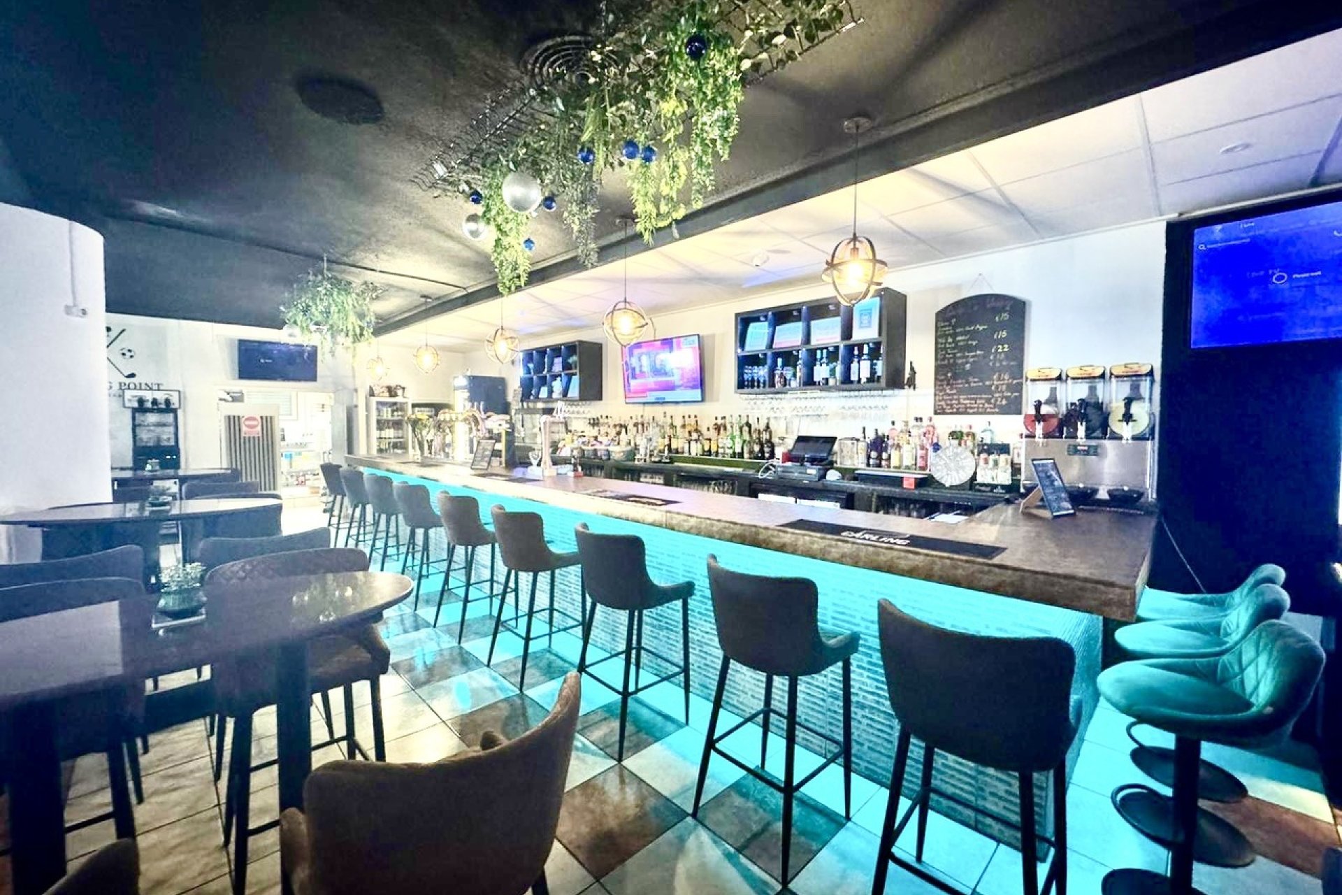 Bestaande bouw - Commercieel -
San Miguel de Salinas