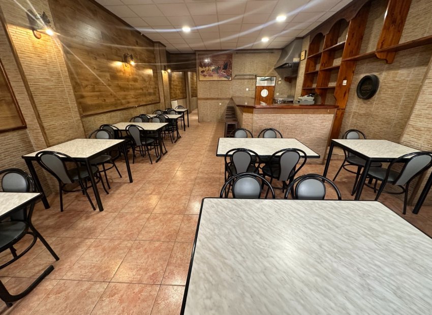 Bestaande bouw - Commercieel -
Torrevieja