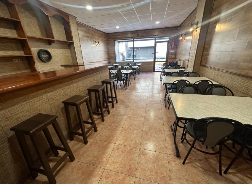 Bestaande bouw - Commercieel -
Torrevieja