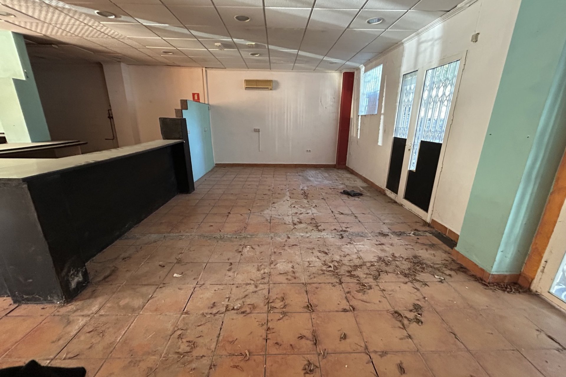 Bestaande bouw - Commercieel -
Villamartín - Villamartin