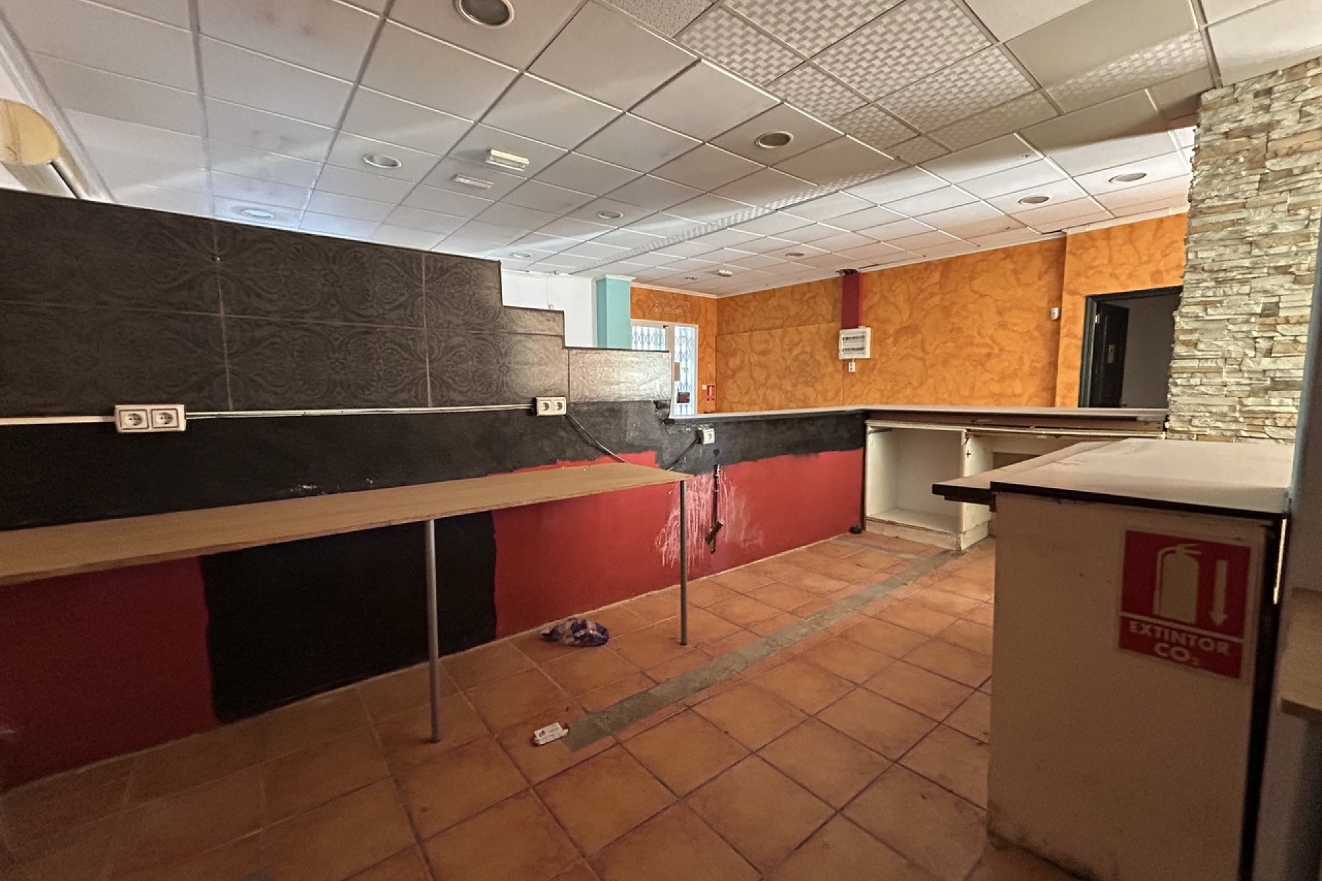 Bestaande bouw - Commercieel -
Villamartín - Villamartin