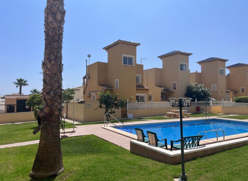 Bestaande bouw - detached house -
Orihuela - Villamartin