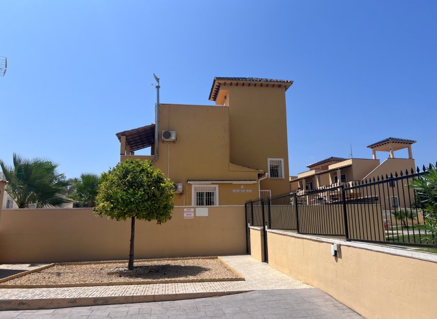 Bestaande bouw - detached house -
Orihuela - Villamartin