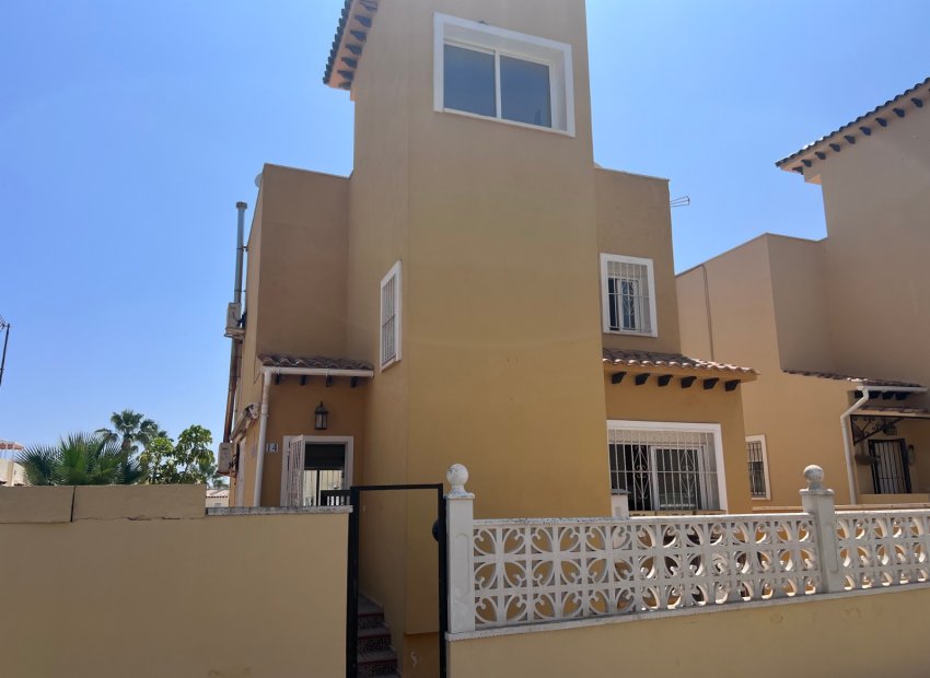 Bestaande bouw - detached house -
Orihuela - Villamartin