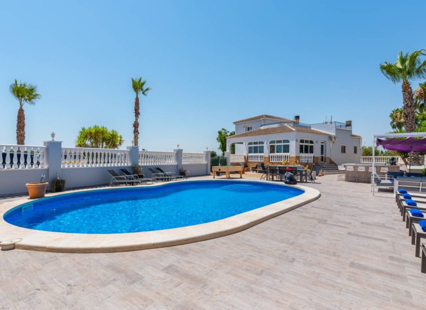 Bestaande bouw - Finca -
Catral