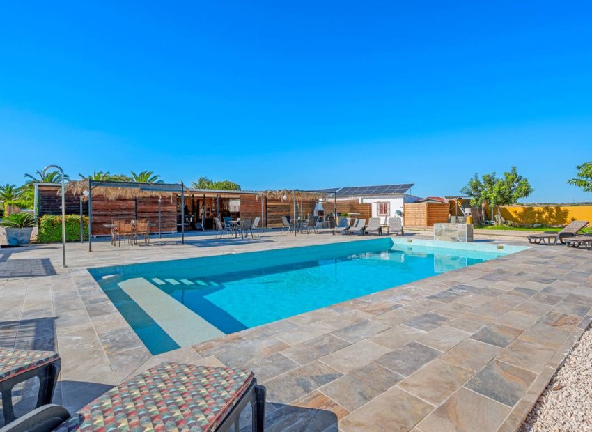 Bestaande bouw - Finca -
Los Montesinos