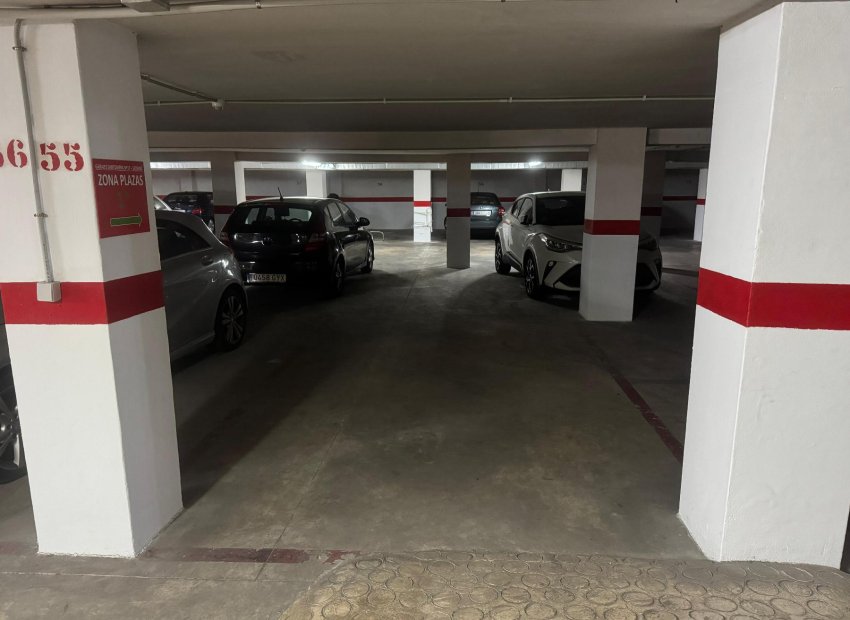Bestaande bouw - Garaje -
Torrevieja - Playa Acequion