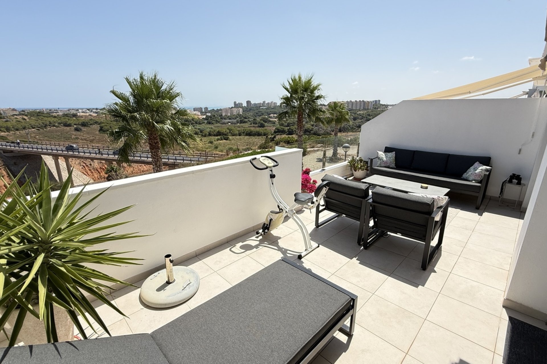 Bestaande bouw - Herenhuis -
Cabo Roig