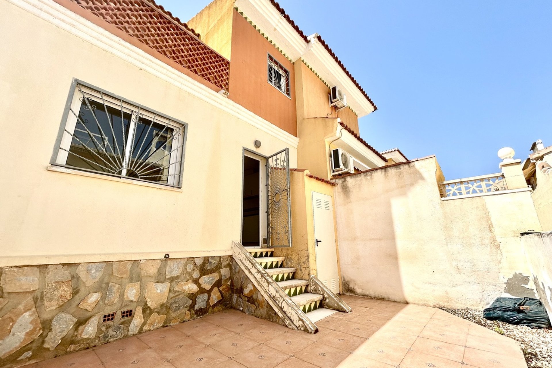 Bestaande bouw - Herenhuis -
Ciudad Quesada