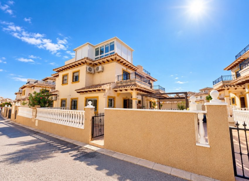 Bestaande bouw - Herenhuis -
Orihuela Costa - La Zenia