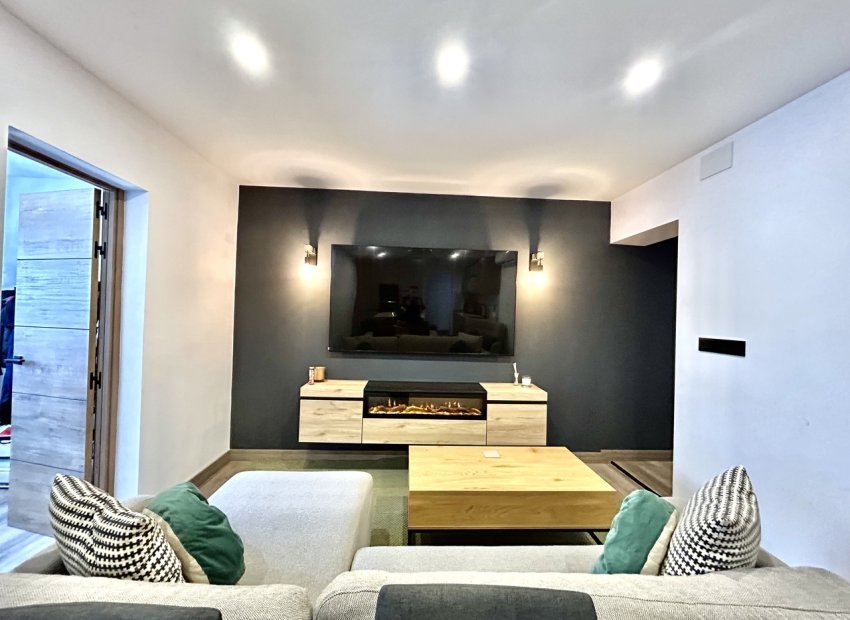 Bestaande bouw - Herenhuis -
San Miguel de Salinas