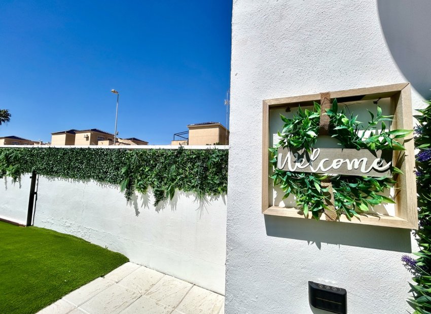 Bestaande bouw - Herenhuis -
Torrevieja - Punta Prima