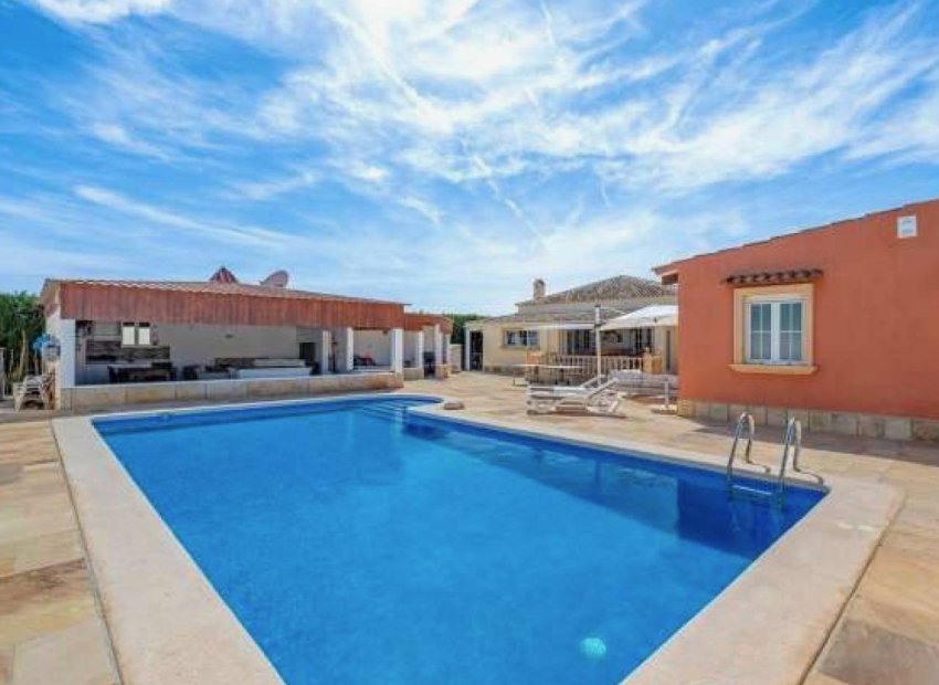 Bestaande bouw - Villa -
Almoradí - Heredades