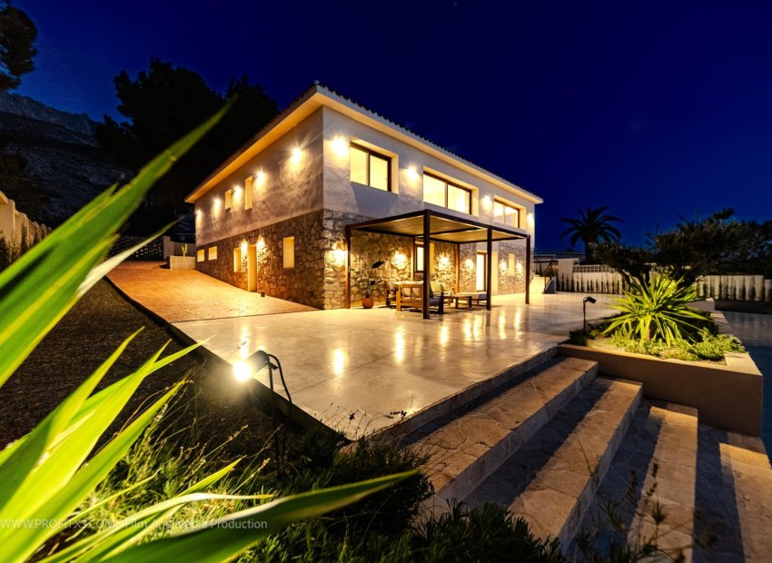 Bestaande bouw - Villa -
Altea