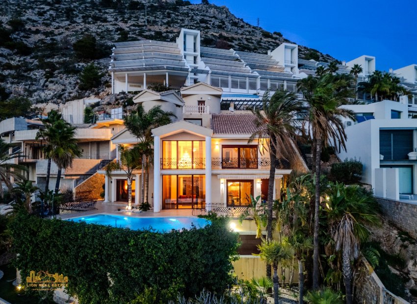 Bestaande bouw - Villa -
Altea