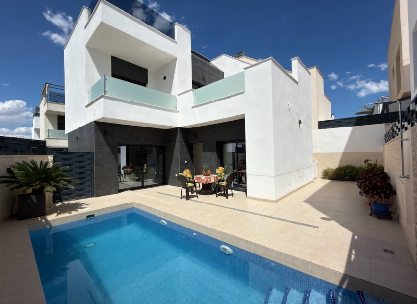 Bestaande bouw - Villa -
Benijofar