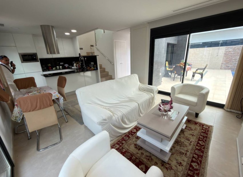 Bestaande bouw - Villa -
Benijofar