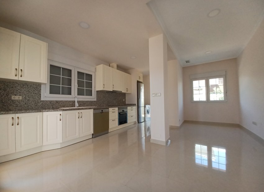 Bestaande bouw - Villa -
Cabo Roig