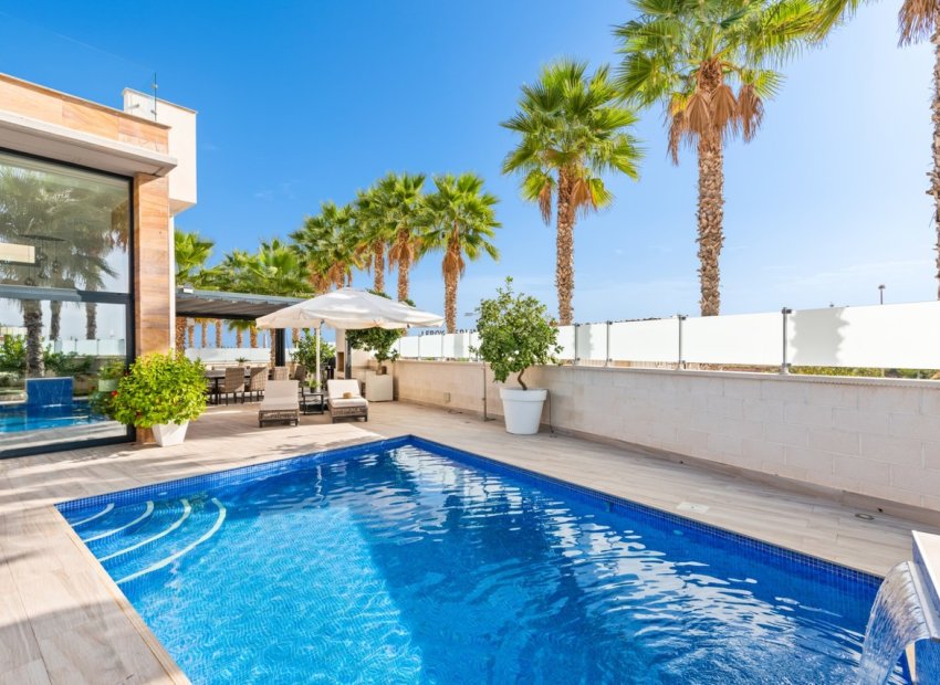 Bestaande bouw - Villa -
Cabo Roig