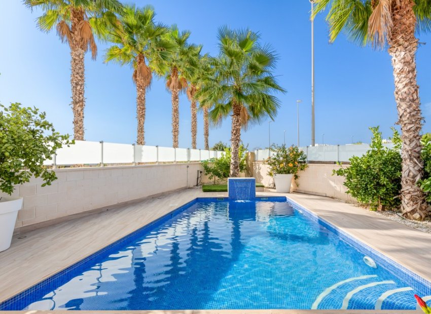 Bestaande bouw - Villa -
Cabo Roig