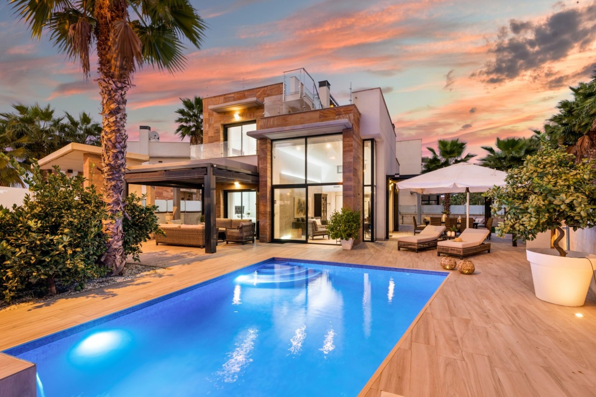 Bestaande bouw - Villa -
Cabo Roig