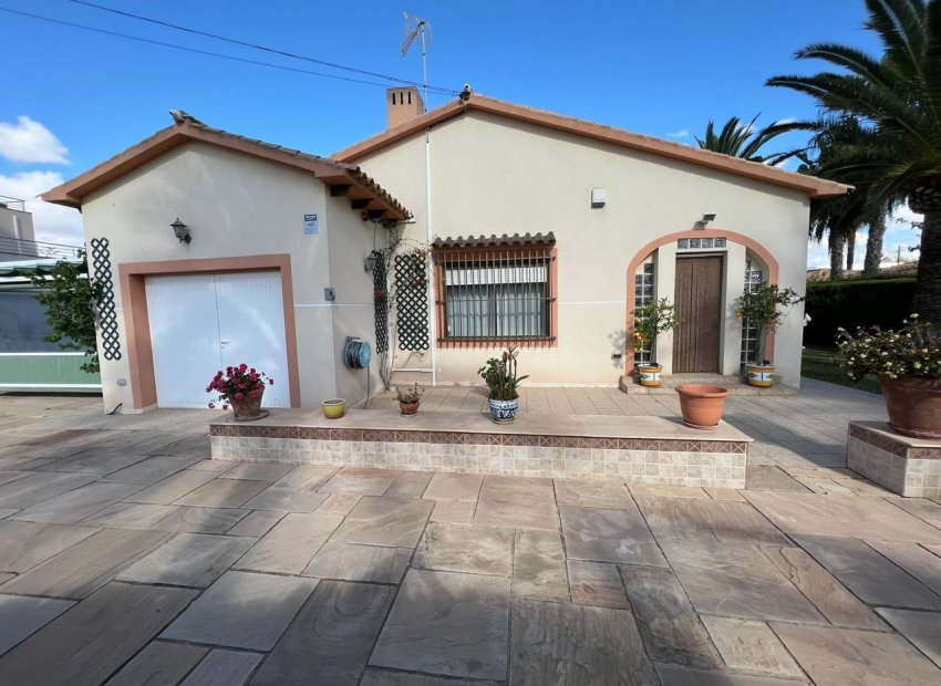Bestaande bouw - Villa -
Cabo Roig