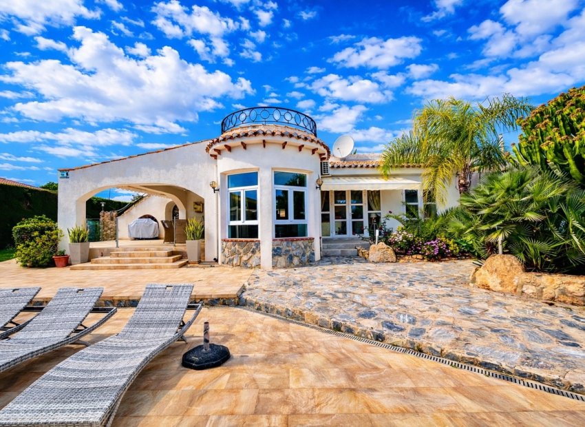 Bestaande bouw - Villa -
Cabo Roig