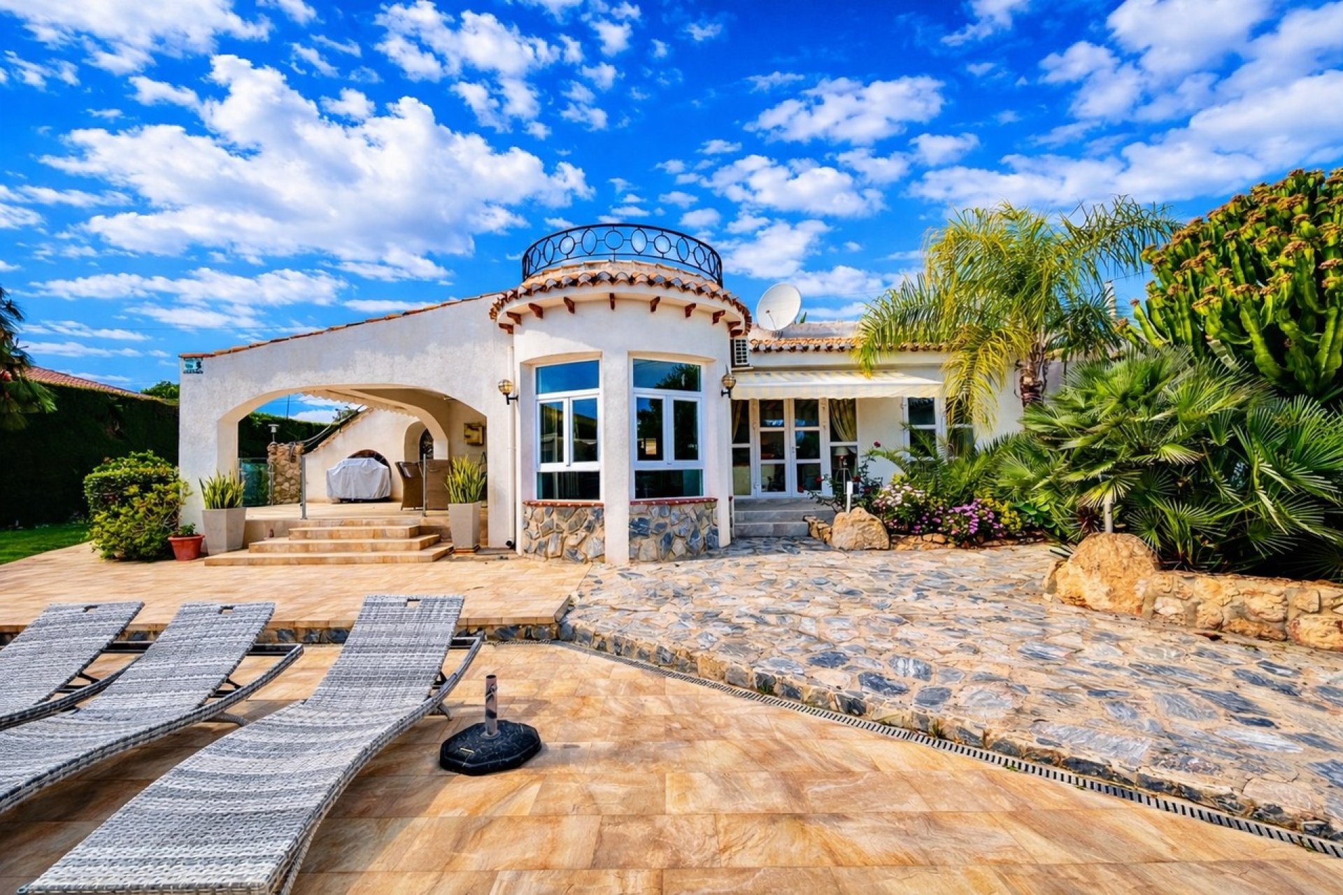 Bestaande bouw - Villa -
Cabo Roig