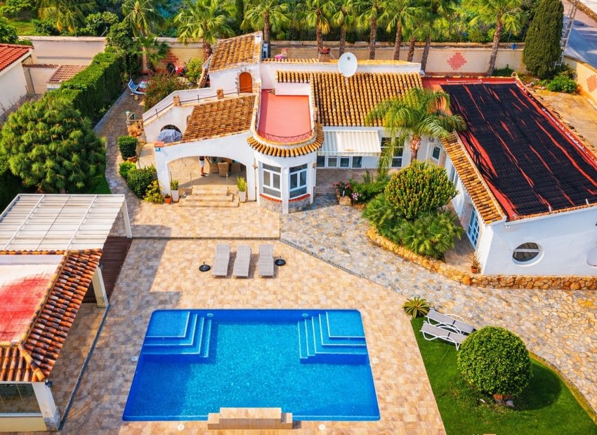 Bestaande bouw - Villa -
Cabo Roig