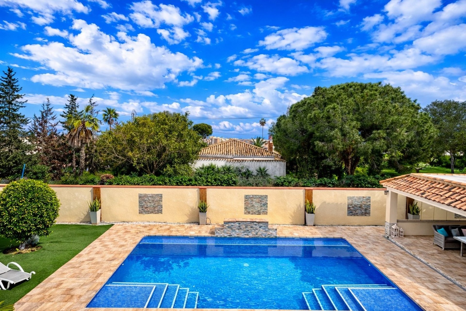 Bestaande bouw - Villa -
Cabo Roig