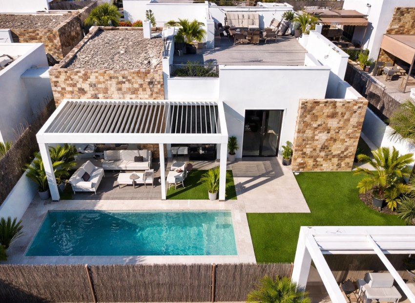 Bestaande bouw - Villa -
Cabo Roig