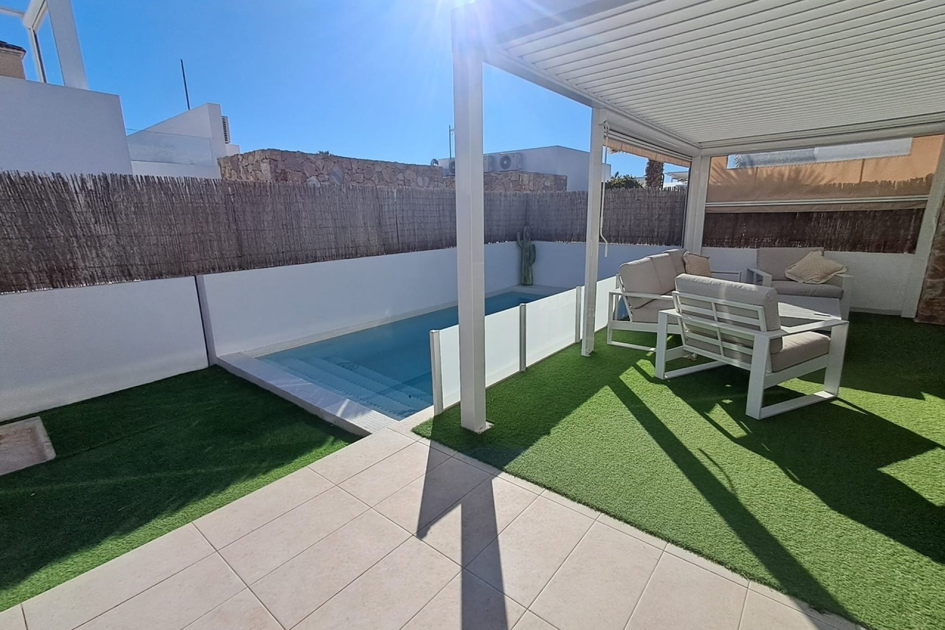 Bestaande bouw - Villa -
Cabo Roig