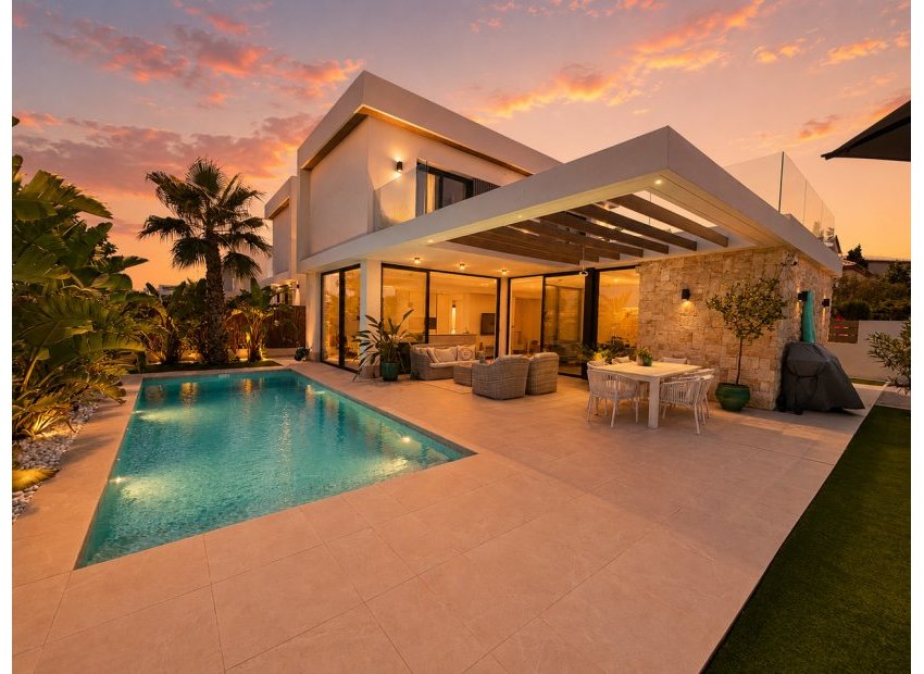 Bestaande bouw - Villa -
Cabo Roig