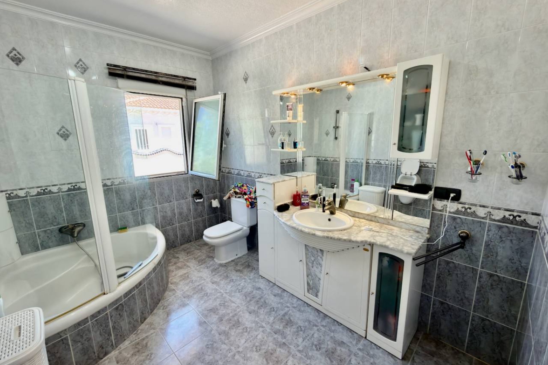 Bestaande bouw - Villa -
Ciudad Quesada