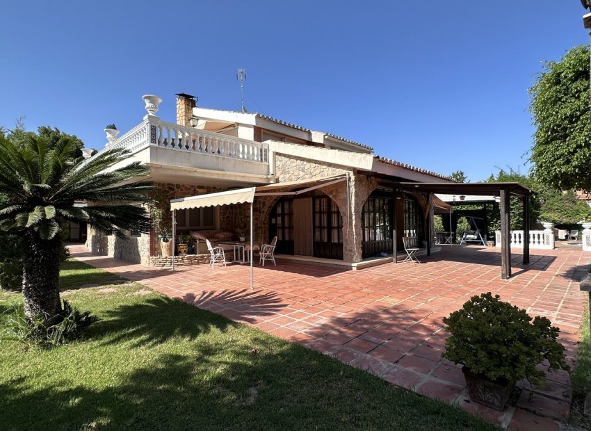 Bestaande bouw - Villa -
Elche