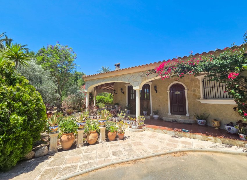 Bestaande bouw - Villa -
Elche