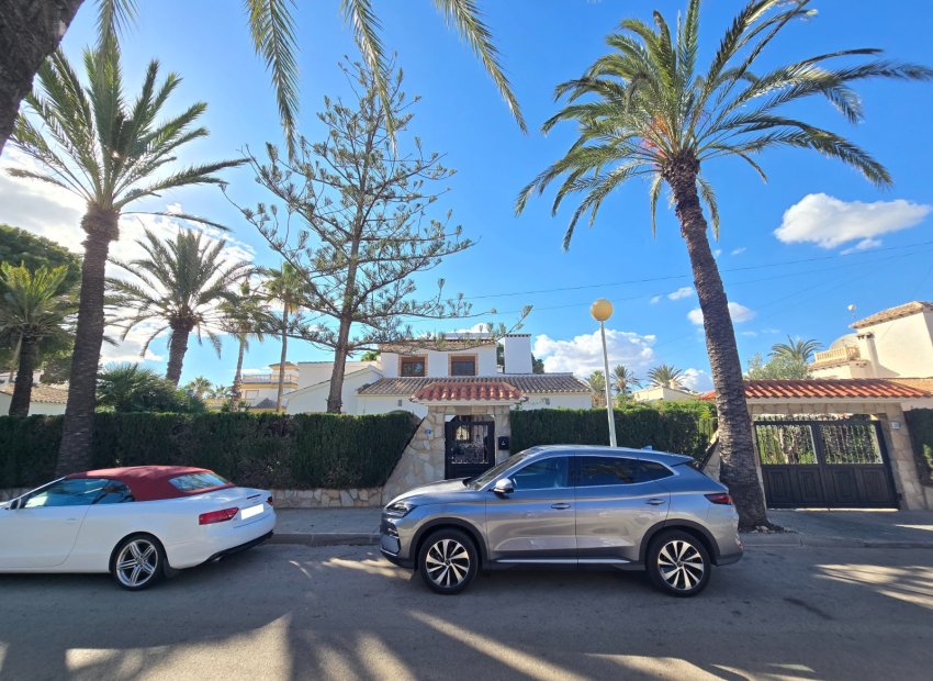 Bestaande bouw - Villa -
Orihuela Costa - Cabo Roig *