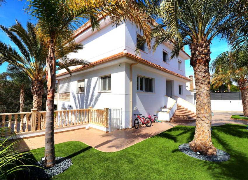 Bestaande bouw - Villa -
Orihuela Costa - Campoamor