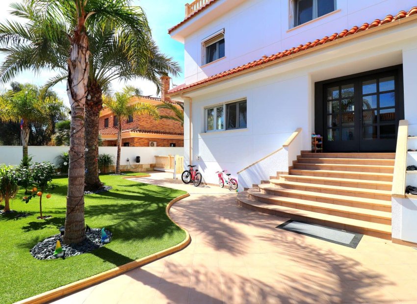 Bestaande bouw - Villa -
Orihuela Costa - Campoamor