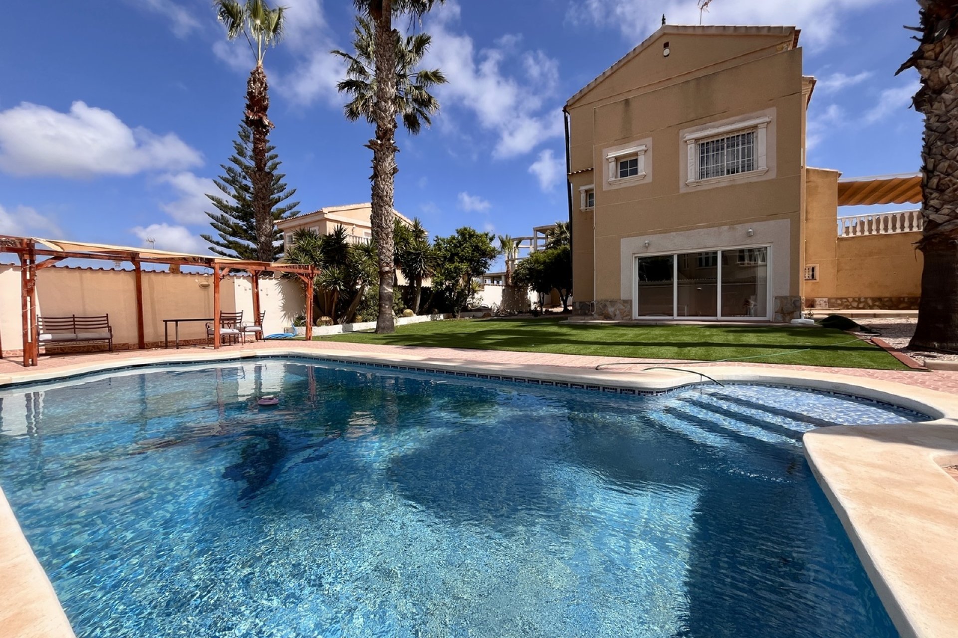 Bestaande bouw - Villa -
Orihuela Costa - La Zenia
