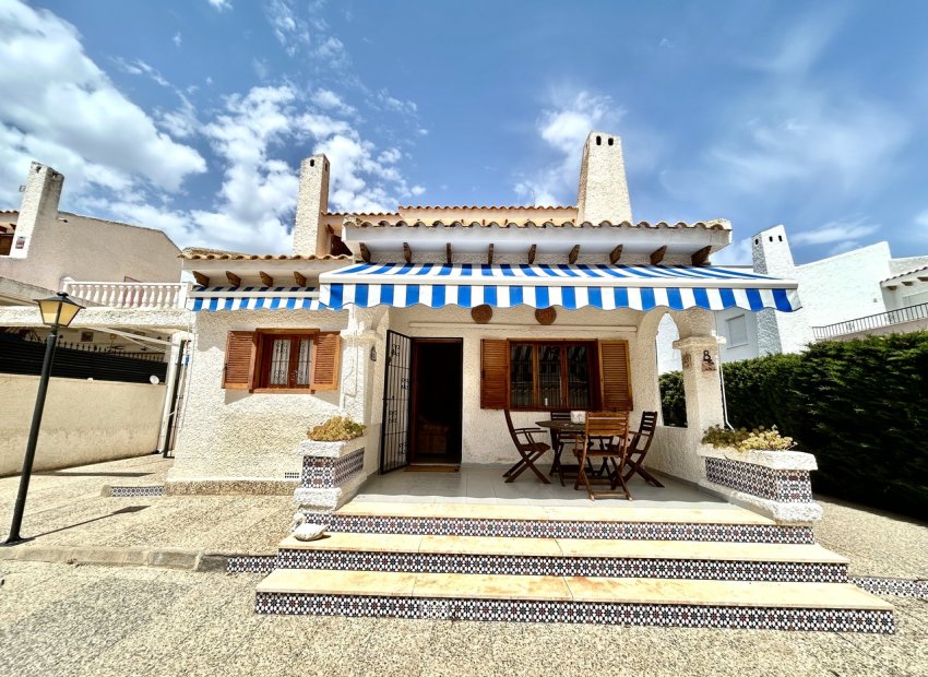 Bestaande bouw - Villa -
Orihuela Costa - La Zenia