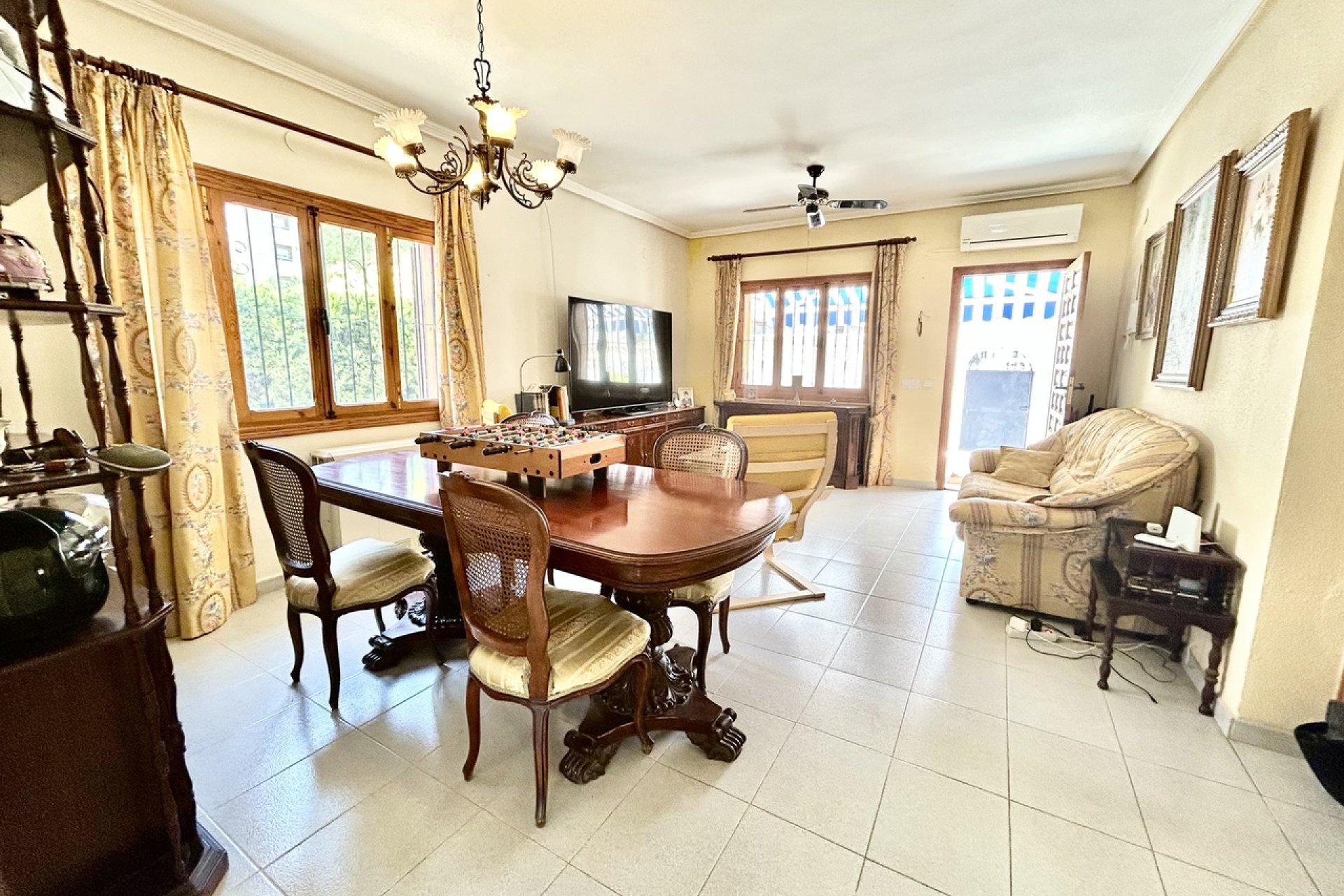 Bestaande bouw - Villa -
Orihuela Costa - La Zenia