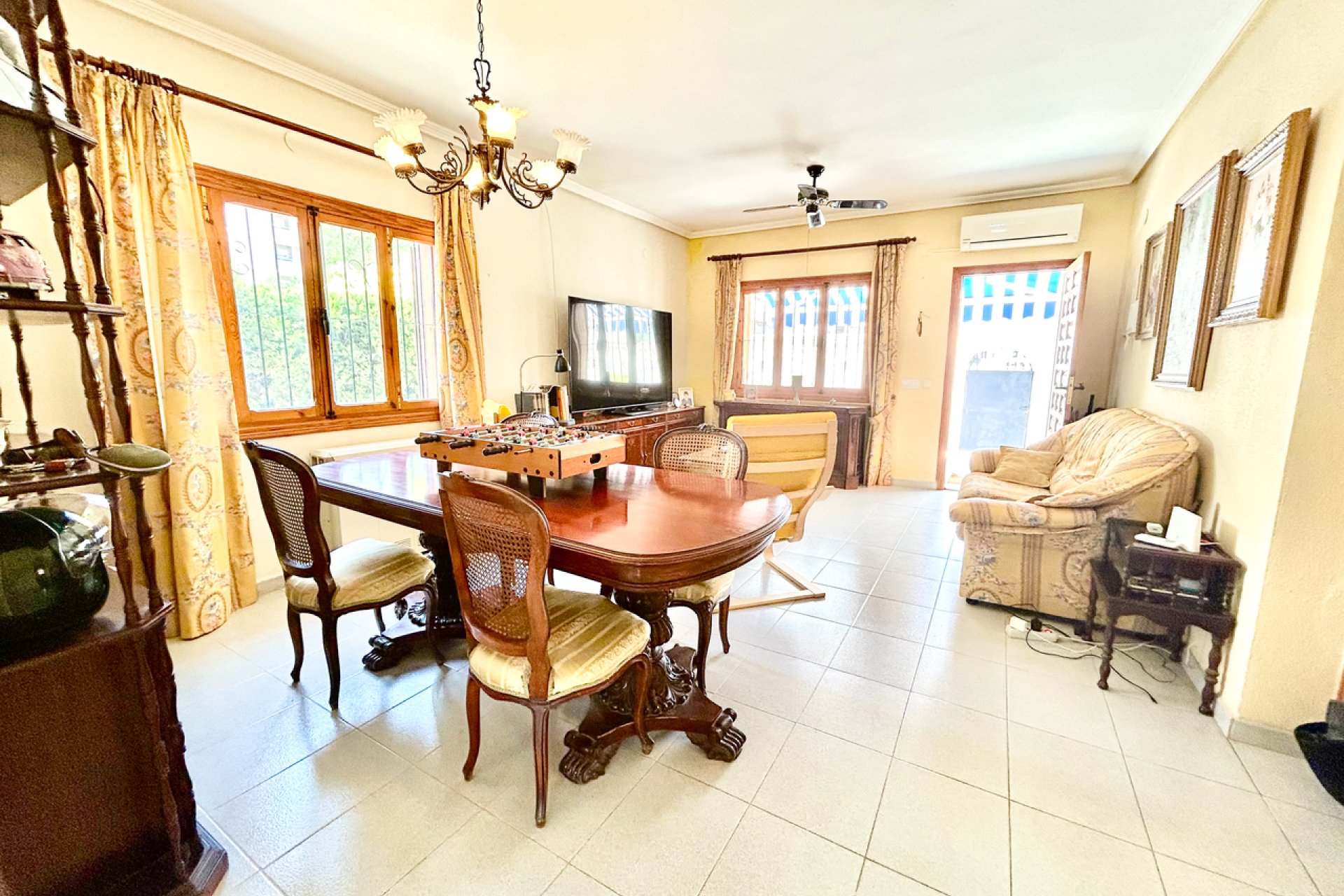 Bestaande bouw - Villa -
Orihuela Costa - La Zenia