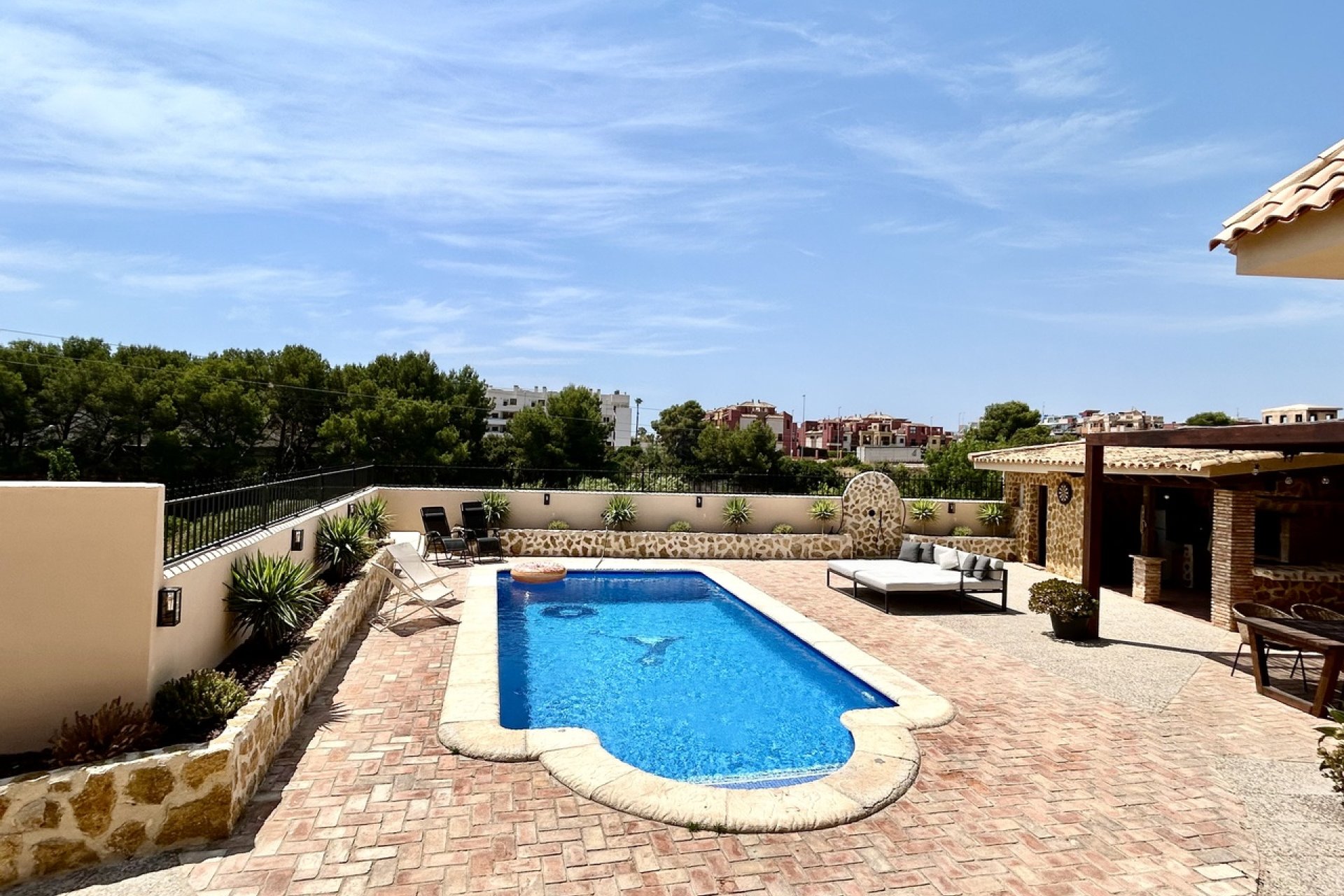 Bestaande bouw - Villa -
Orihuela Costa - La Zenia