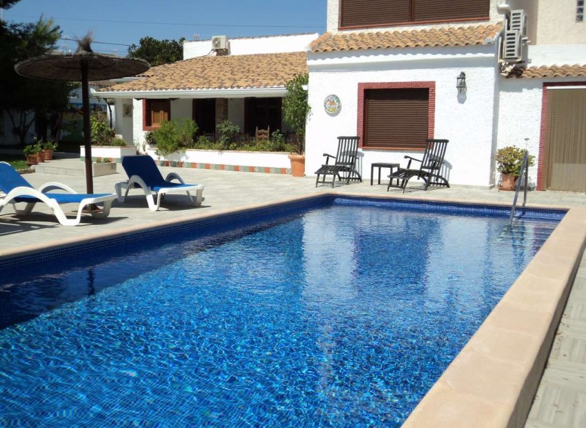 Bestaande bouw - Villa -
Orihuela Costa - Lomas De Cabo Roig