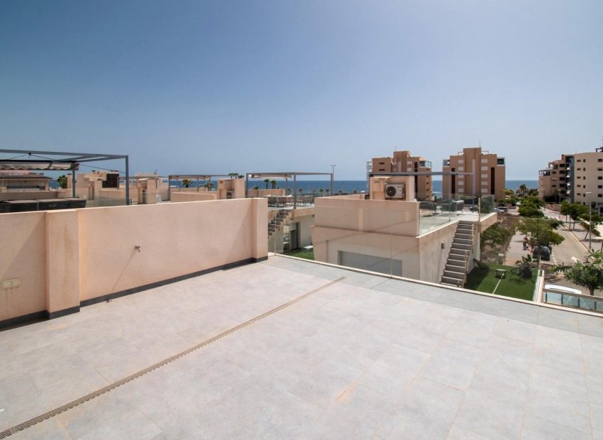 Bestaande bouw - Villa -
Orihuela Costa - Mil Palmeras