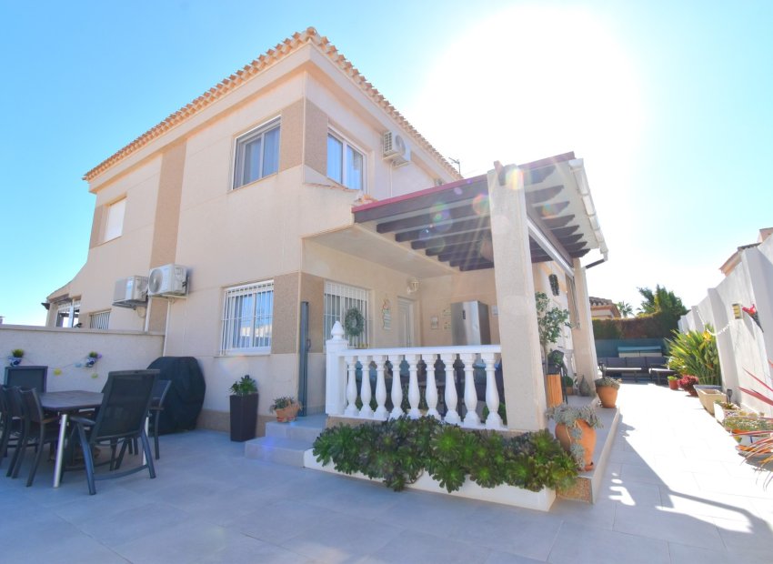 Bestaande bouw - Villa -
Orihuela Costa - Playa Flamenca